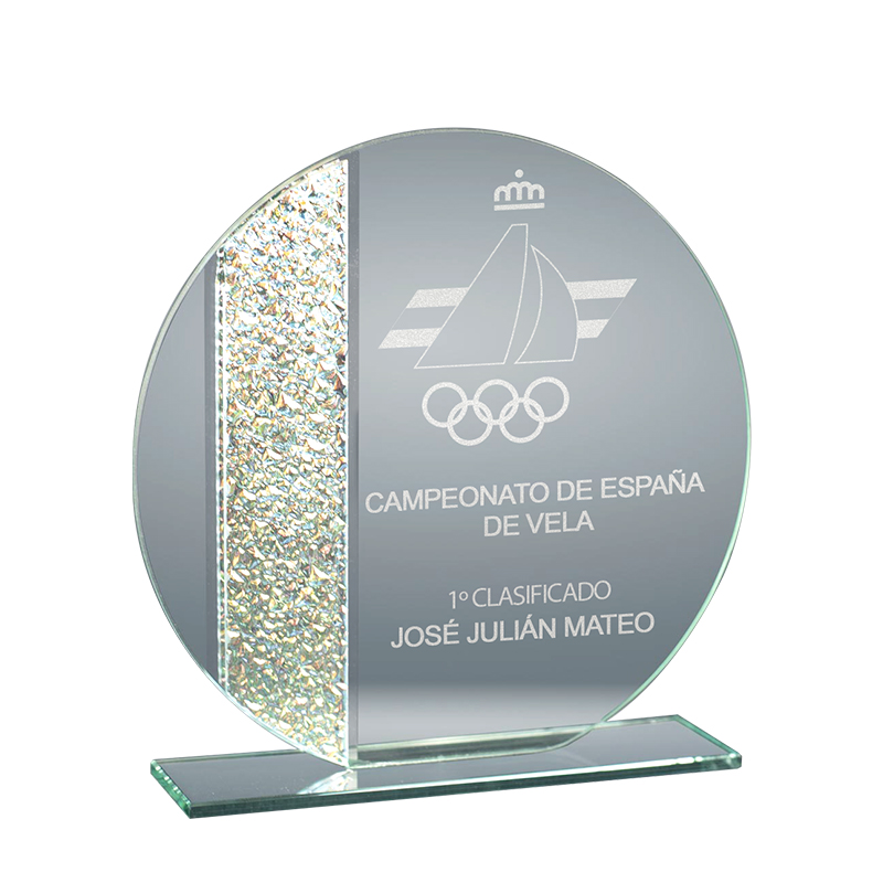 Trofeo cristal grosor 4mm detalle plateado con base de cristal 24104 (copia)